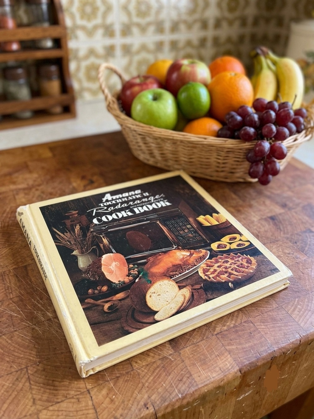 💥Vintage💥 1978 Amanda Touchmatic II Radarange Microwave Oven Cookbook